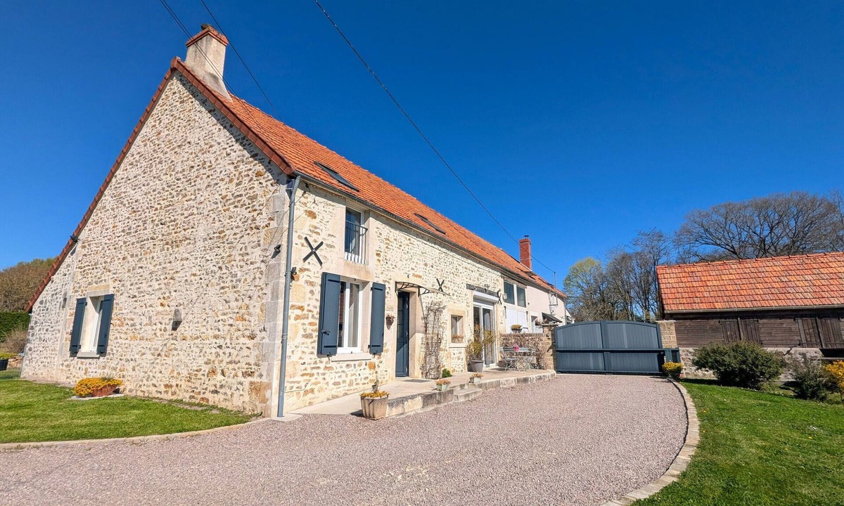 Nohant-Vic Cottage | Charming 1864 Stone House with Garden, Near George Sand's Estate, 10 min from La Châtre
