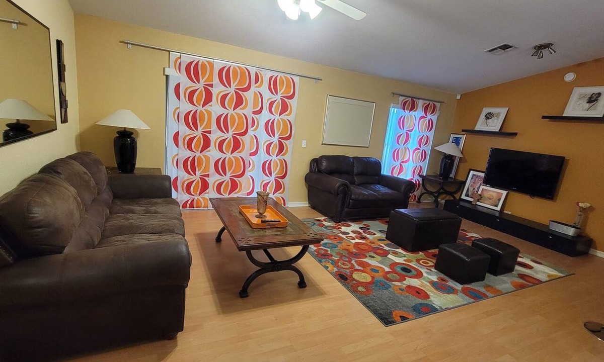Winter Haven House | Charming 2-bedroom house, with AC, WiFi in superb Winter Haven, LEGOLAND CITY