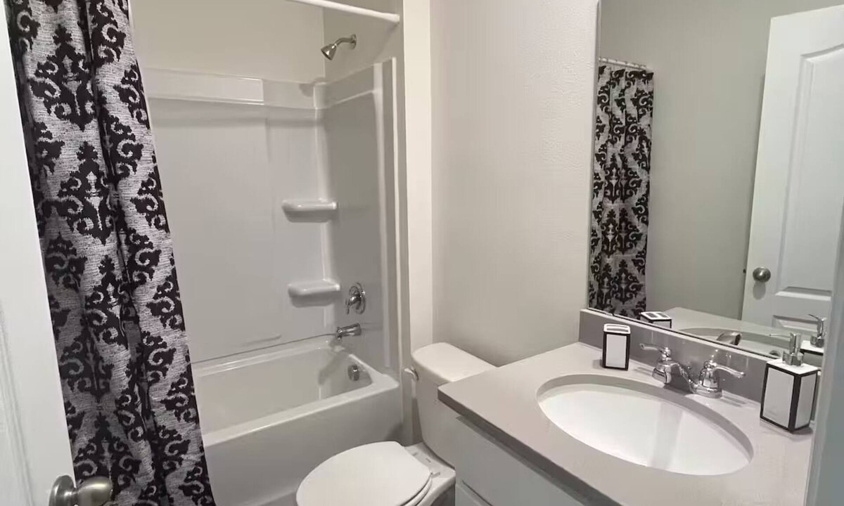 Winter Haven House | Charming 3-bedroom house in fantastic Winter Haven with WiFi, AC, Community Pool