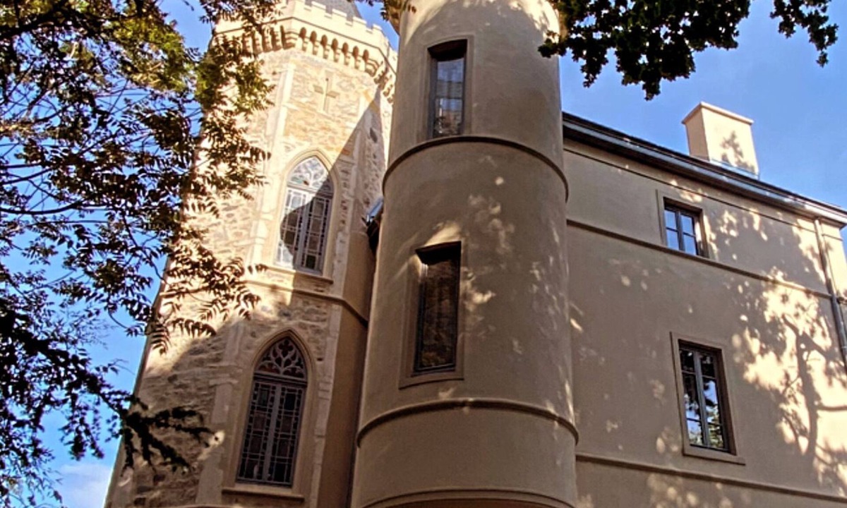 Grand Clement Other | Charming and atypical castle located in town with a green park and swimming pool!