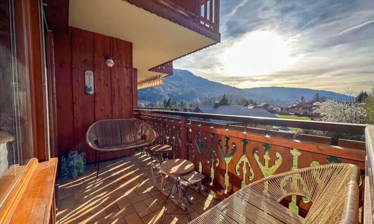 Samoens Apartment | Charming apartment in a very quiet residence with mountain views