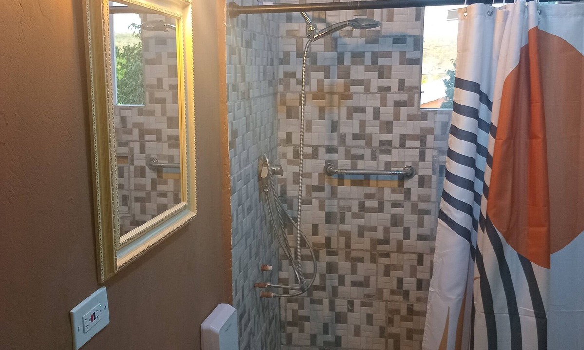 Silver Sands Apartment | Charming Bedroom in fabulous Coral Spring with AC