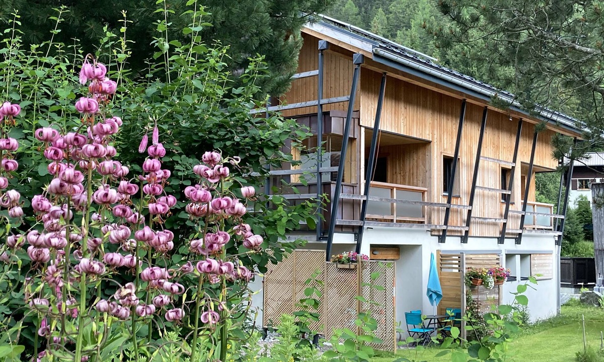 Vallorcine Ski Chalet | Charming Chalet at the Foot of the Chamonix Mont Blanc Ski Slopes in Vallorcine.