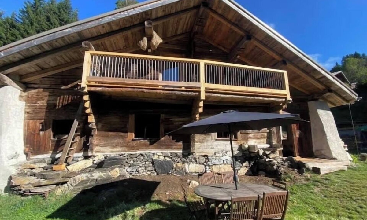La Giettaz Ski Chalet | Charming chalet near La Clusaz - sleeps 10, ideal for skiing and hiking.