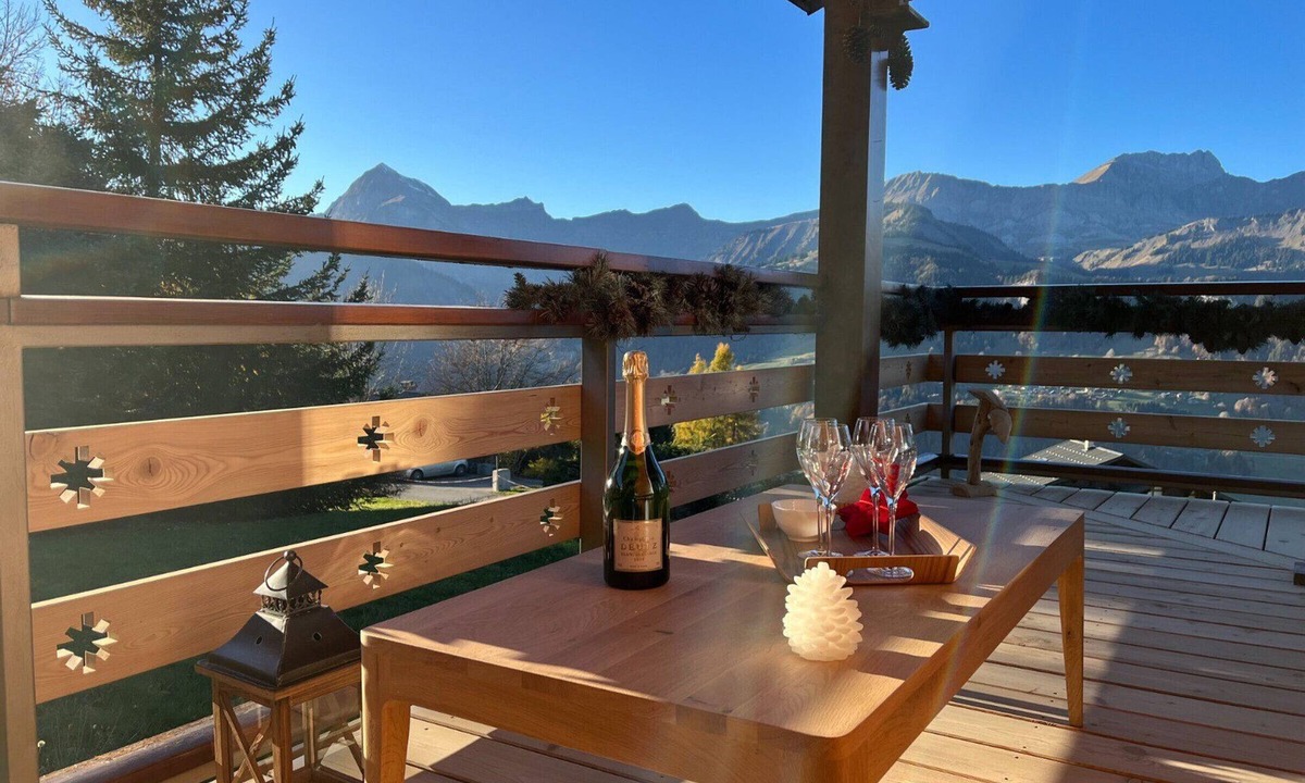 Crest-Voland Ski Chalet | Charming Chalet with Sauna and WiFi in Crest-Voland