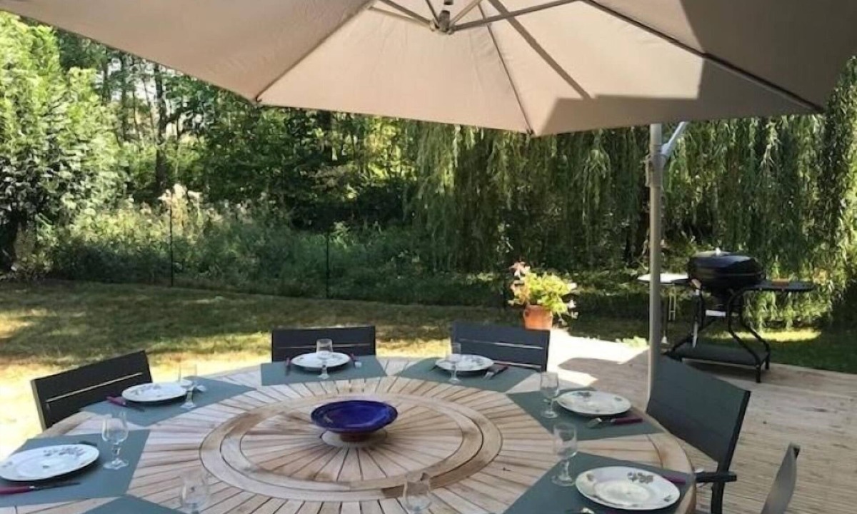 Ardentes Cottage | Charming Retreat in Berry: Heated Pool, Canoeing, Fishing, Near George Sand's House