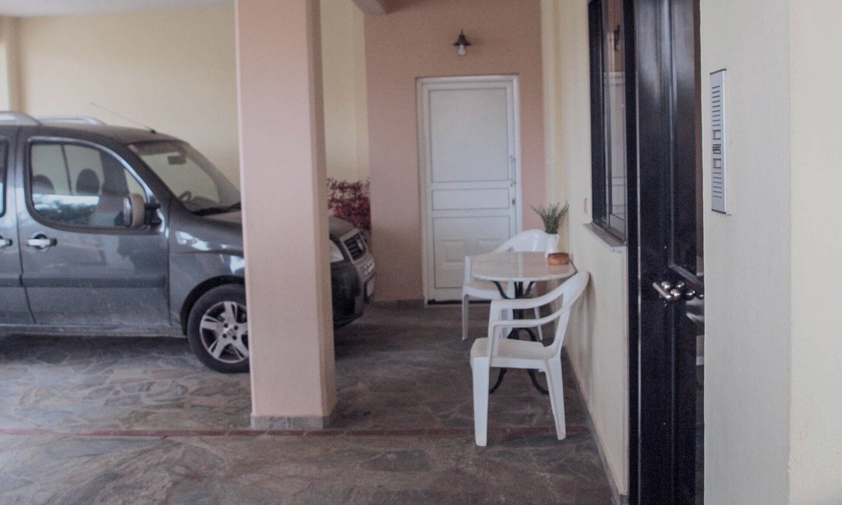 Trikala Apartment | Charming Trikala Apartment With Garden & Central Heating