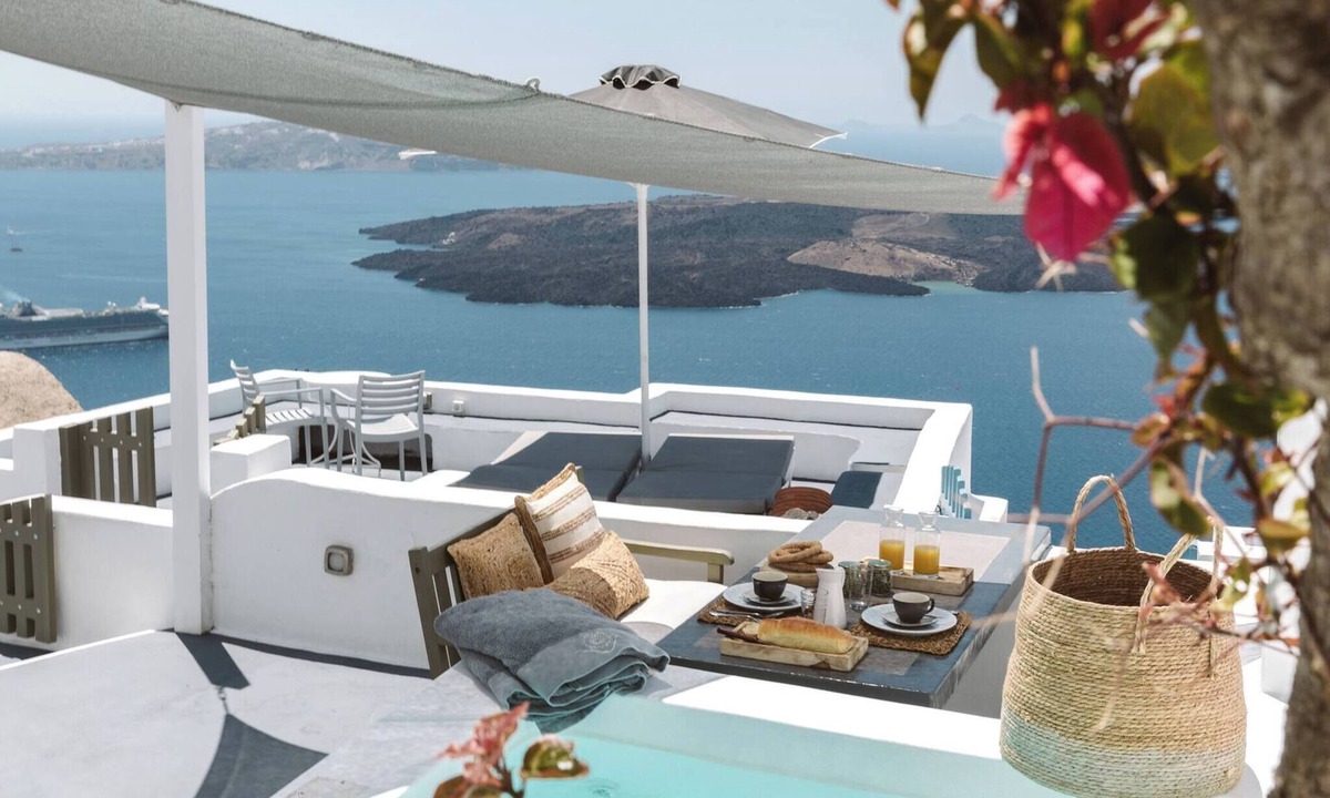 Imerovigli House | Chess House - Santorini Traditional Home