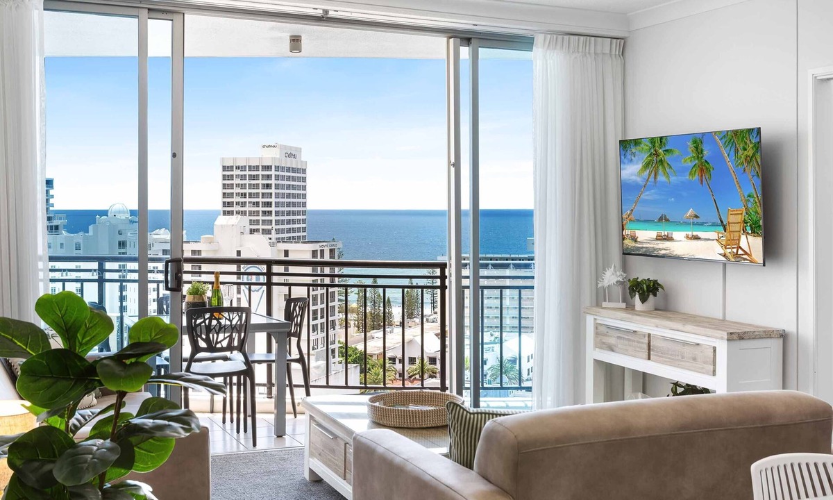 Gold Coast Apartment | Chevron Renaissance Ocean View
