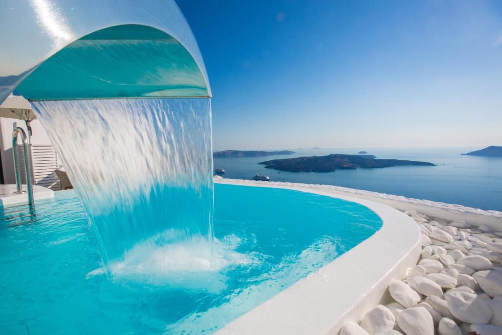 Firostefani Hotel | Chic Hotel Santorini