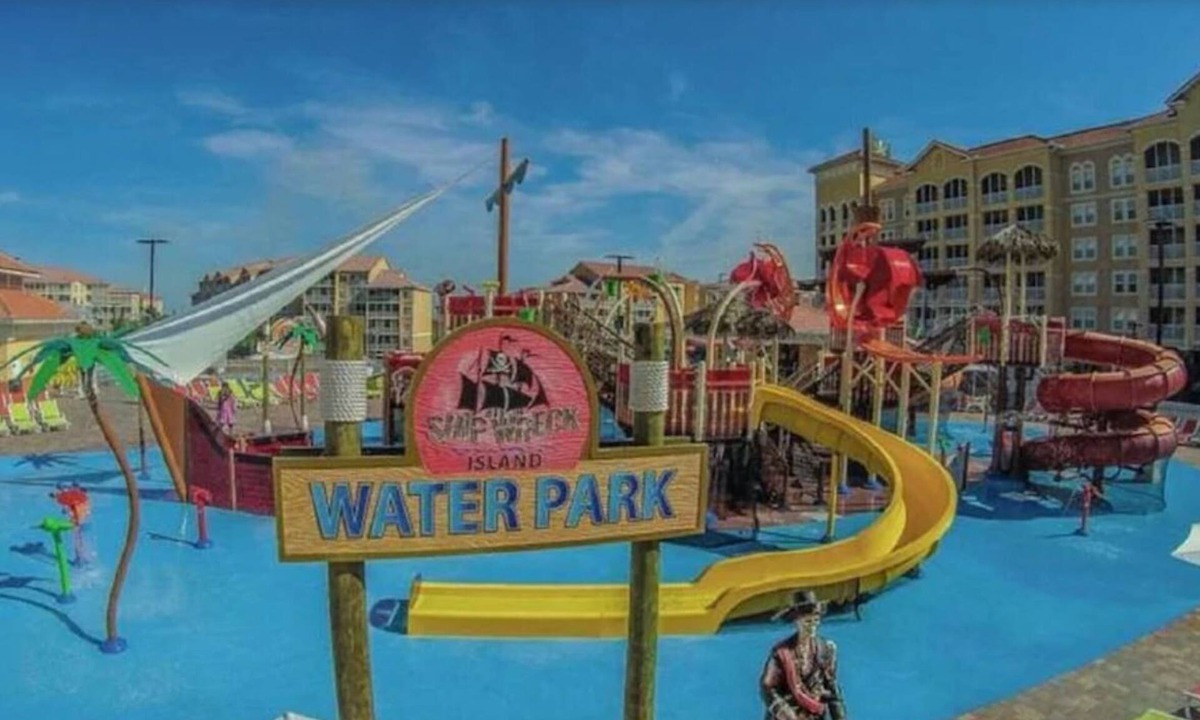 West Kissimmee Resort | Close to Walt Disney Resort and many Attractions. Water Park on Site.