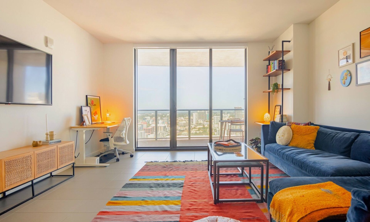 Town Square Condo | Colorful Luxury Downtown Miami Condo