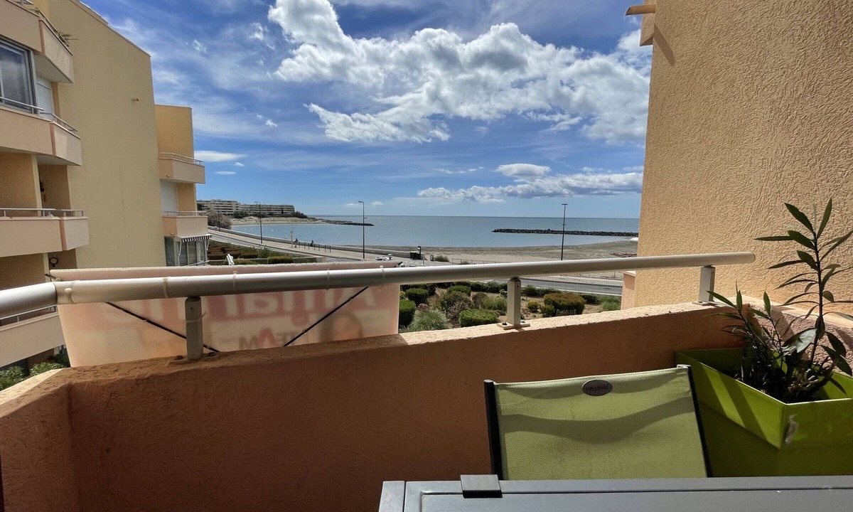 Sete Apartment | Comfortable 2-room apartment in Sète with terrace and private parking