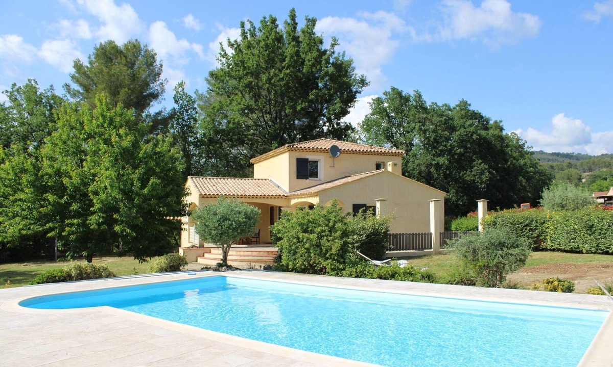 Villecroze House | Comfortable holiday home with pool