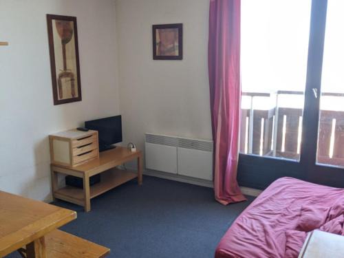 Prapoutel Apartment | Confort au pied des pistes, balcon, 5 pers, 3e étage - FR-1-557-83