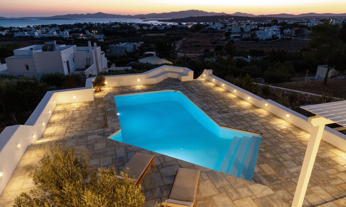 Aliki Villa | Constamar Villa, Swimming pool - 10min walk from Alyki Center!