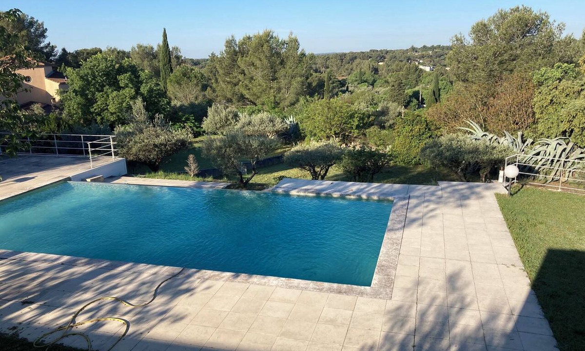 Les 3 Ponts House | Contemporary Villa
