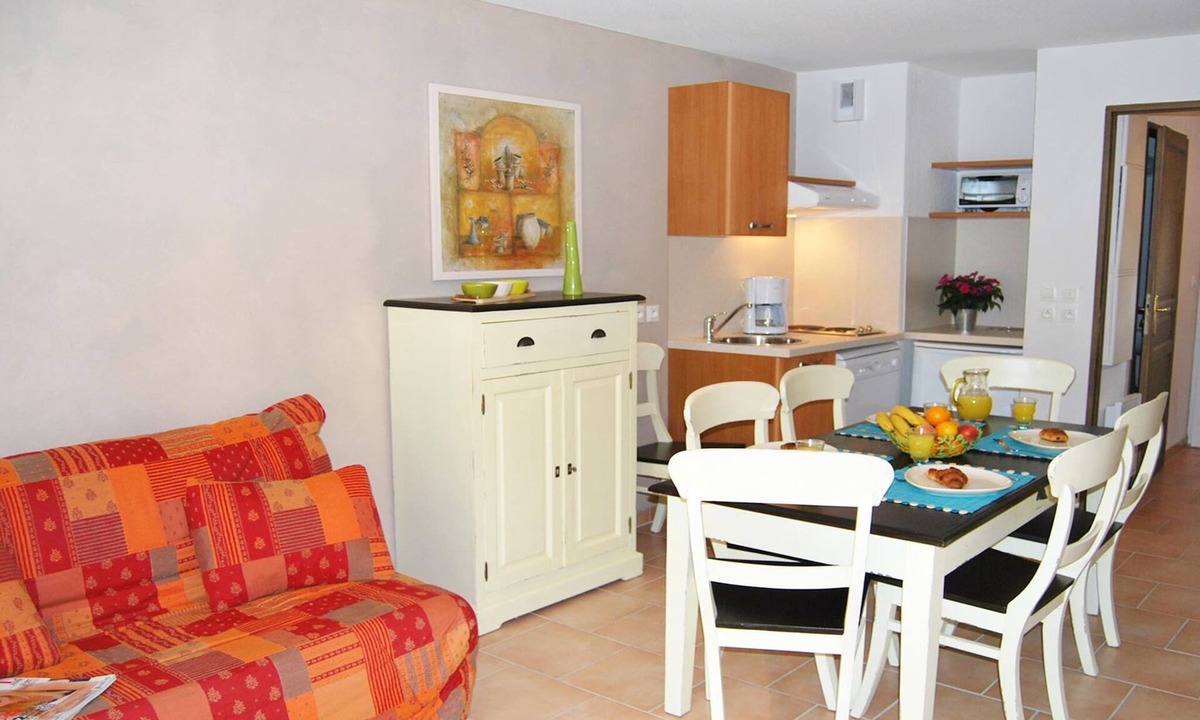 Barjac Apartment | Cosy Village Retreat in Barjac