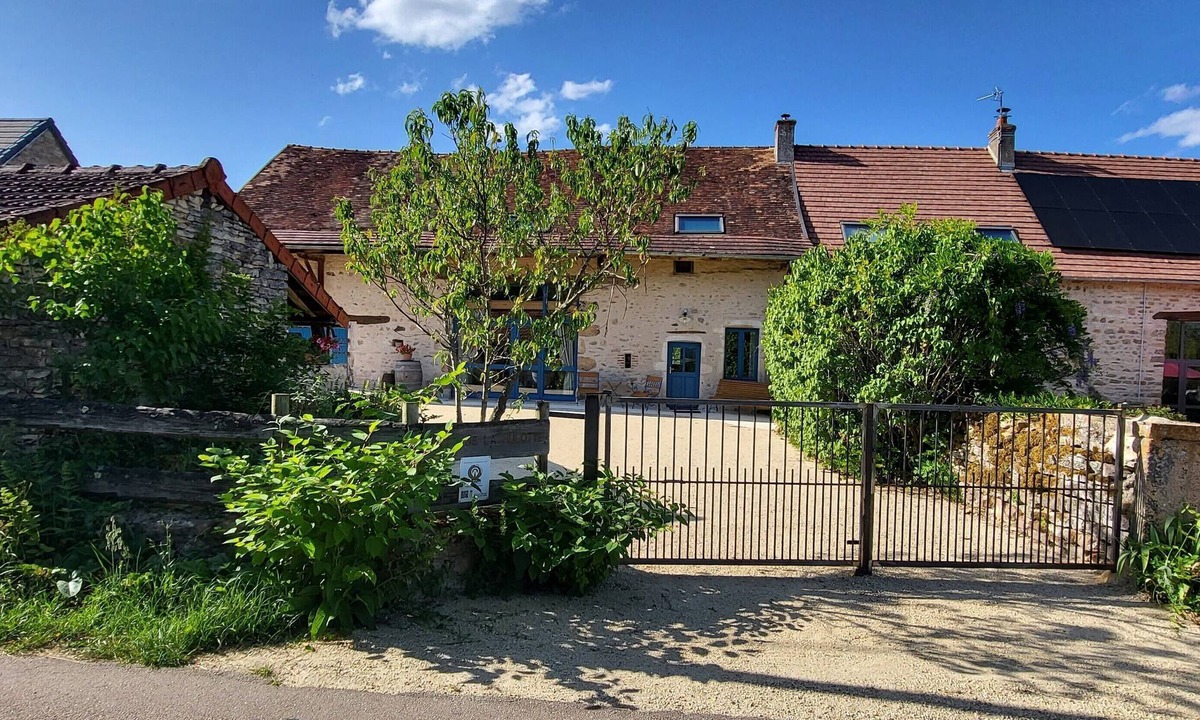 Saint-Marcelin-de-Cray House | Country cottage for a relaxing stay. Pets welcome