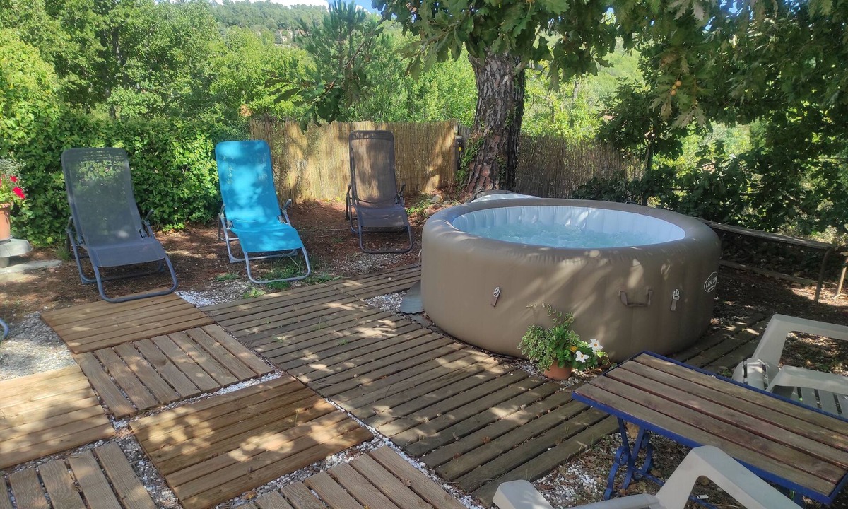 La Verdiere House | Country house "LA CHARRUE BLEUE" in the peaceful VERDON park