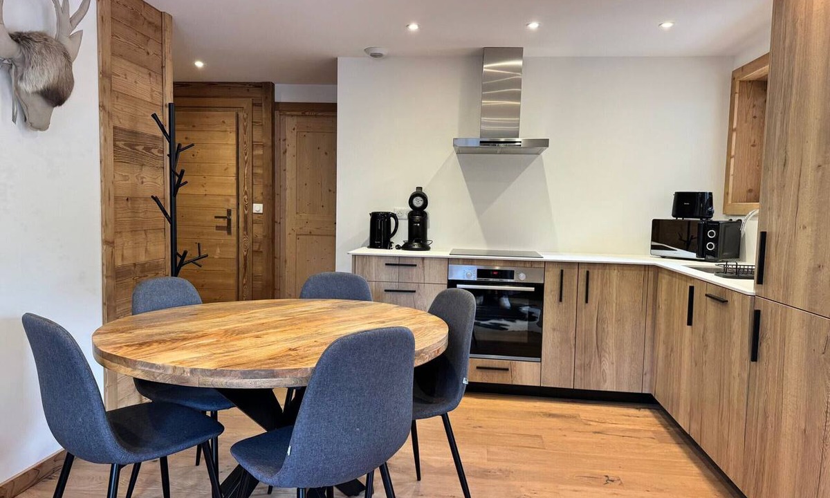 Pralognan-la-Vanoise Apartment | Cozy apartment at the foot of the slopes with private parking
