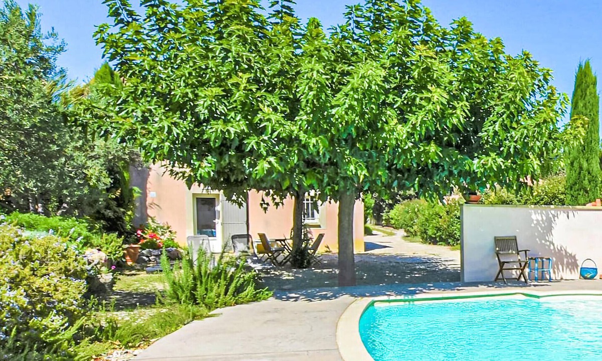 Caumont-sur-Durance Apartment | Cozy apartment in Caumont-sur-Durance