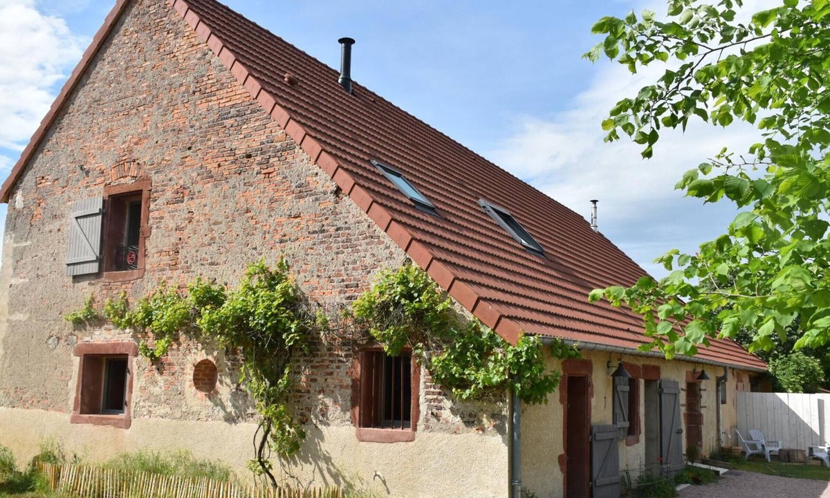 Thiel-sur-Acolin Cottage | Cozy Ecological Cottage in Sologne Bourbonnaise, Pets Allowed, Parking