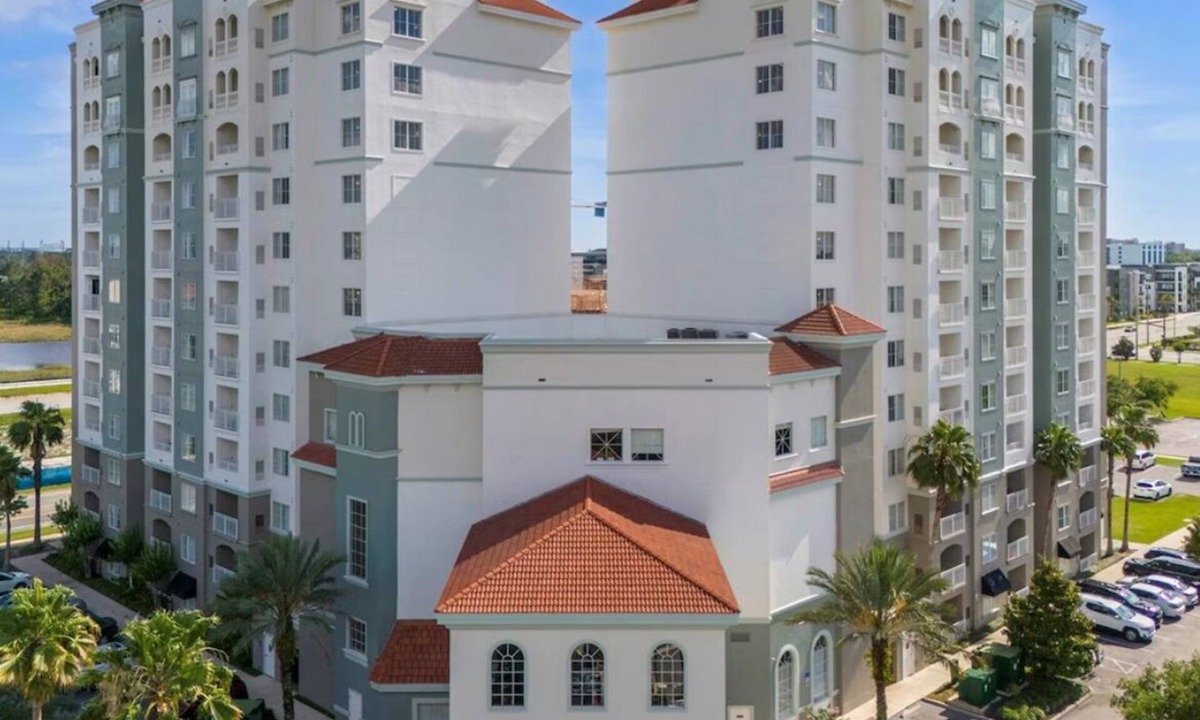 Florida Center Resort | Cozy Resort in Orlando -Near Universal Studios/Epic Universe/Disney World