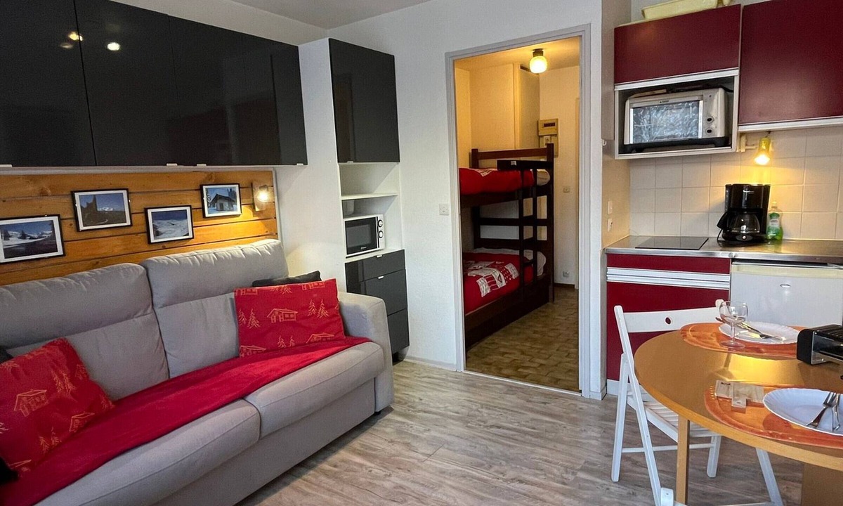 Samoens Apartment | Cozy studio in central Samoëns, sleeps 4, near amenities