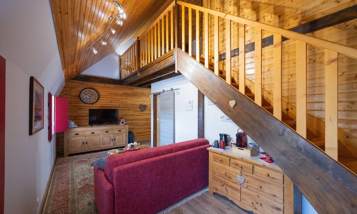 Plantades Bed & Breakfast | Cupidon Guest Room with Mountain View, Wi-Fi, and Air Conditioning