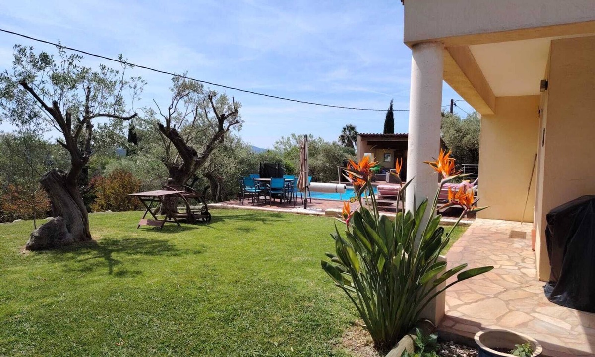 Cuers Villa | Detached villa for 6 people, swimming pool, 20 minutes from the sea
