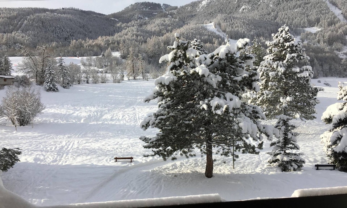 La Salle-les-Alpes Apartment | Directly on the slopes of SERRE CHEVALIER 1400, very comfortable studio