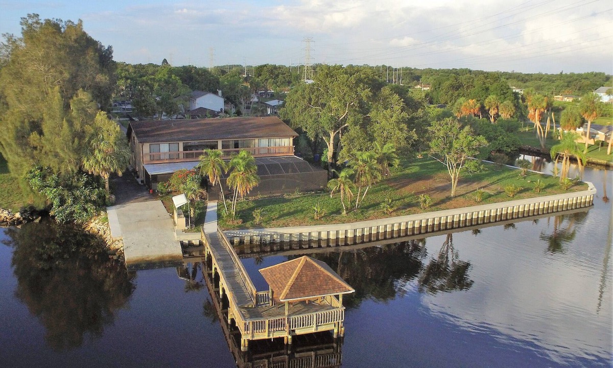 Gibsonton House | Discount offer From Sept. to May. Beautiful Pool Home, with views of the bay,