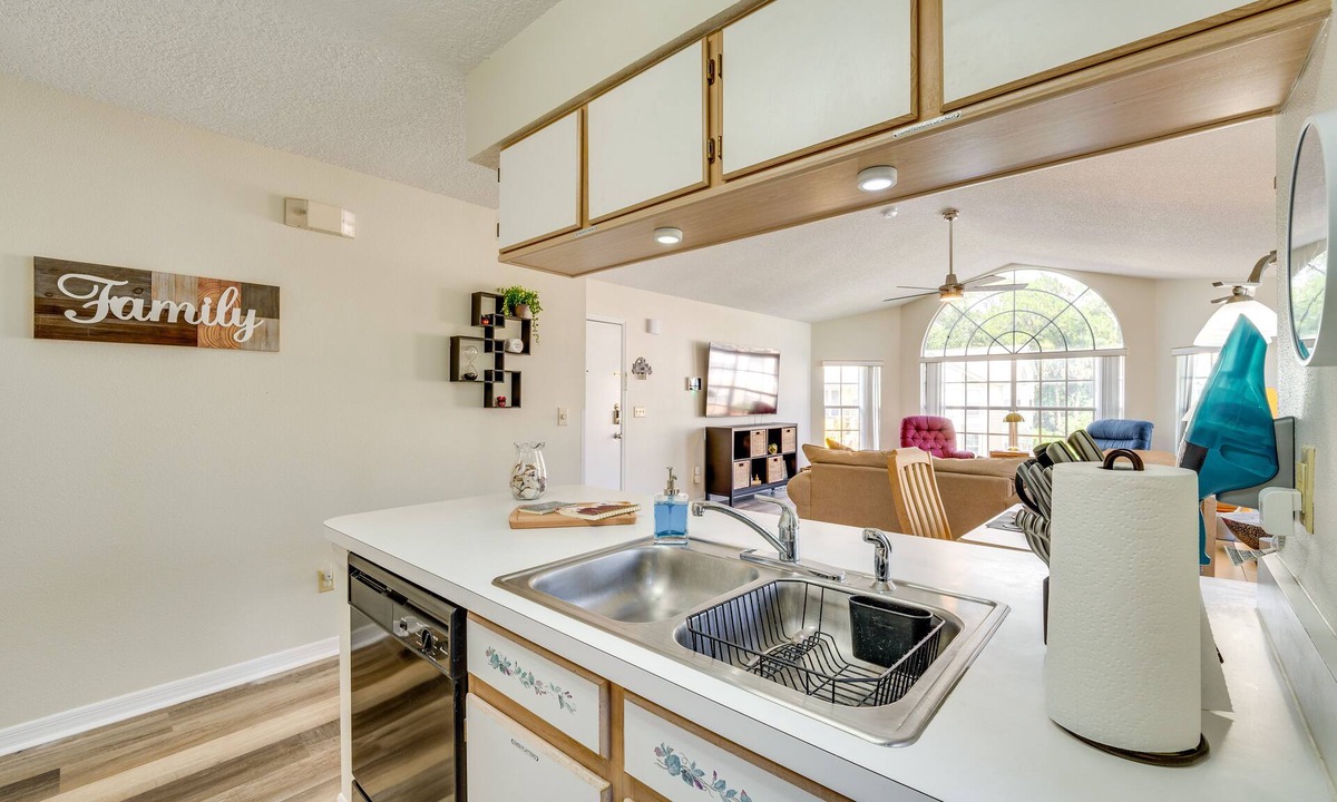 Royal Palm Bay Condo | Disney-Themed Condo w/Pool Access in Kissimmee!