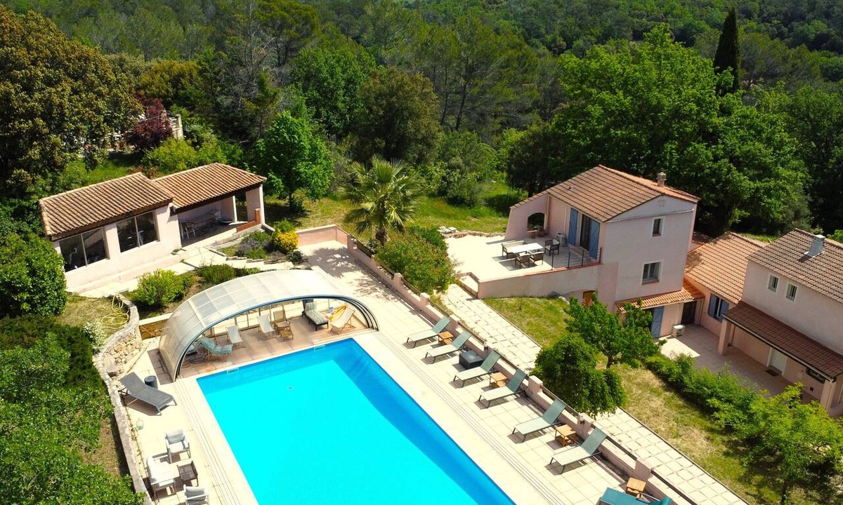 Flassans-sur-Issole Villa | Domaine de l'Issole, 4 stars - Stunning Provencal estate for 18 -24p, with pool