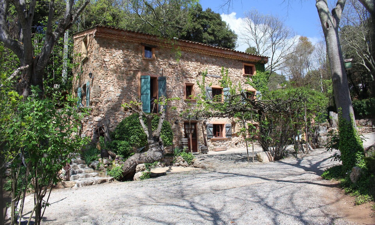 Trans-en-Provence House | DOMAINE DE SAINT AMOUR/LA BASTIDE-ESTATE FROM THE 18TH CENTURY