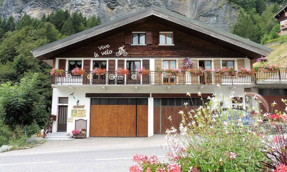 La Giettaz House | Duplex apartment in the heart of La Giettaz village