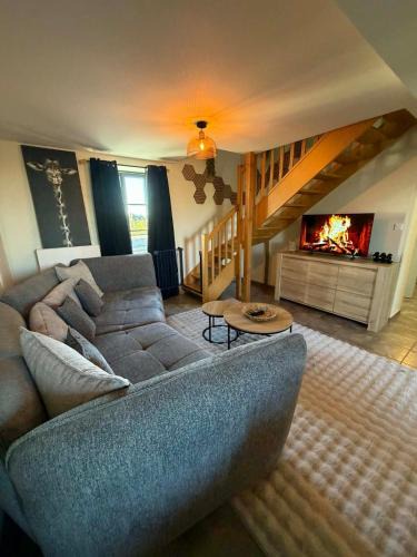 Saint-Pourcain-sur-Besbre Apartment | Duplex premium avec terrasse à 5 min Le Pal