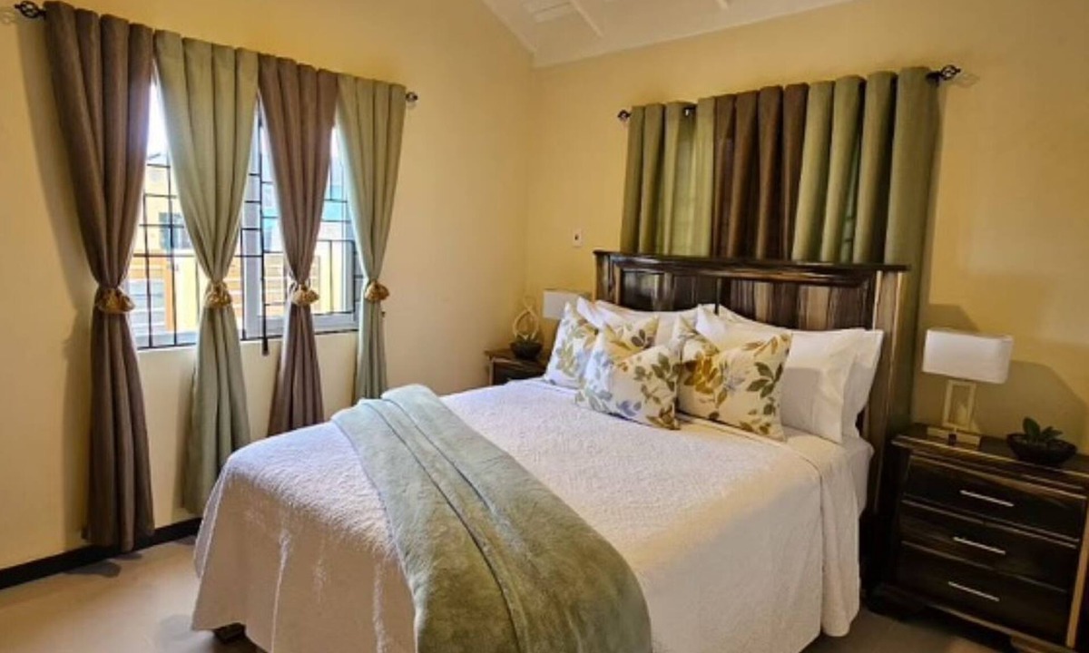 St.Bran's Burg House | Edmund Ridge Estate Home Rental