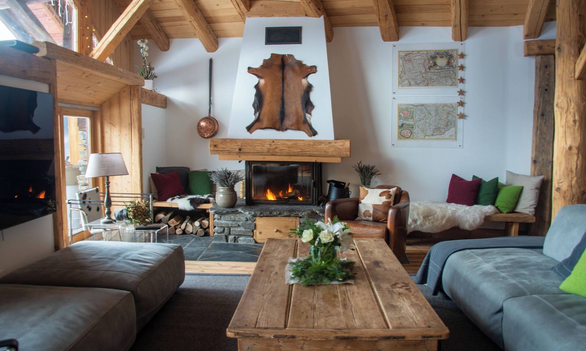 Montvalezan Ski Chalet | Elegant Boutique Chalet for 10, self catered or with private Chef