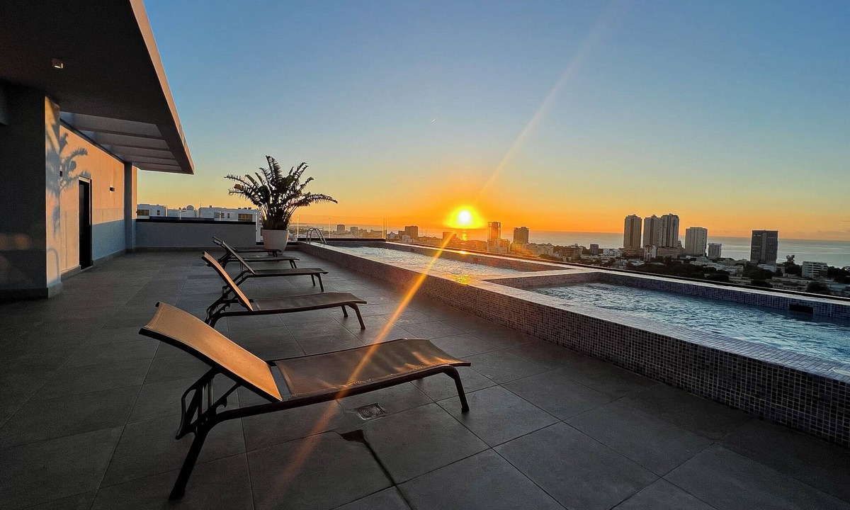 Ciudad Universitaria Apartment | Elegant with balcony, rooftop & gym · Esperilla