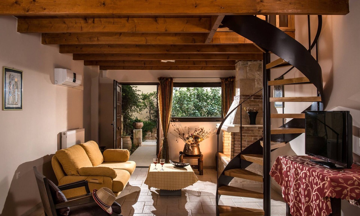 Palaiokastro Ski Chalet | Elia 3 ,cozy two-level maisonette,close to Heraklion