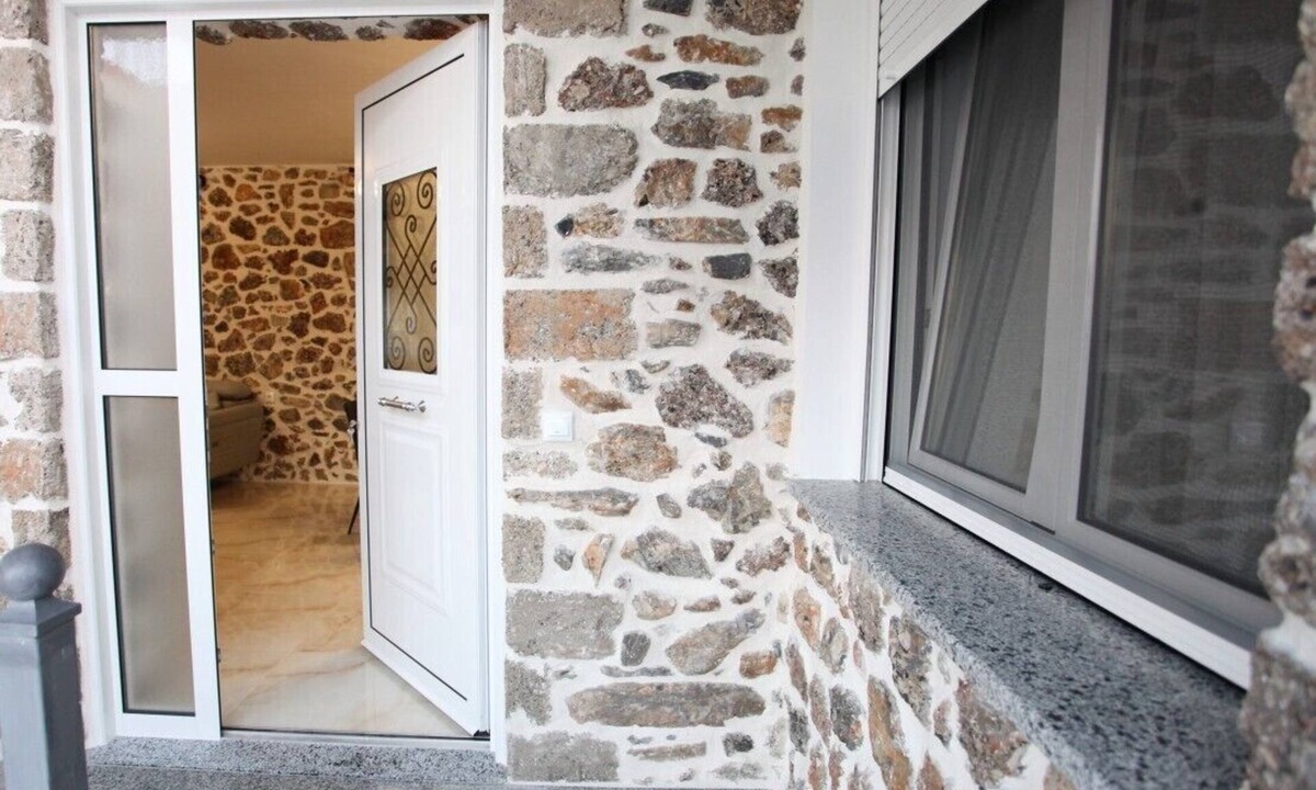 Litochoro Apartment | Elysian Stone Apartment II