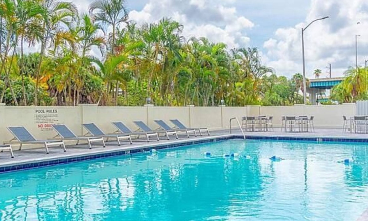 Miami Springs Hotel | Enjoy a Hassle-Free and Suiting Stay! 3 Family-friendly Units, Onsite Pool