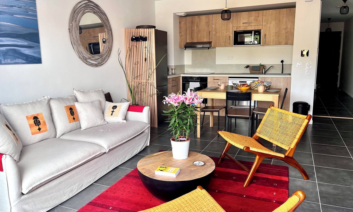 Perigny House | ESCAPADE