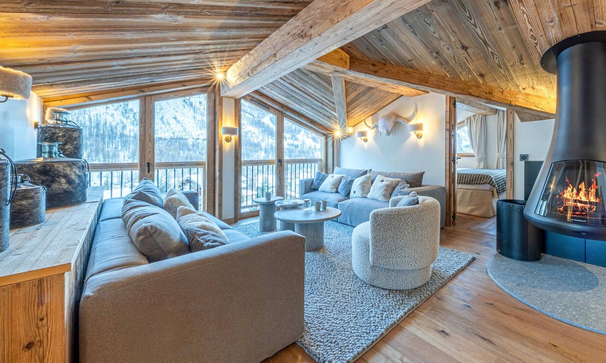 Le Cret Apartment | Exceptional apartment with fireplace and home cinema in Val-d'Isère