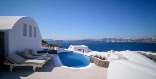 Akrotiri Villa | Exquisite Santorini Villa Villa Luna 3 Bedrooms Breathtaking Sea Views