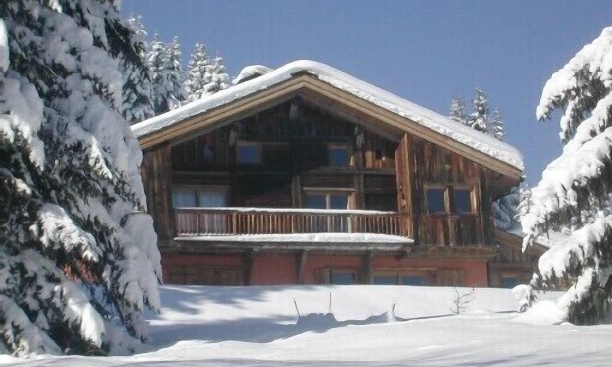 Saint-Gervais-les-Bains Apartment | Face Mont Blanc, Ski in, Car-free holiday, Duplex old mountain pasture