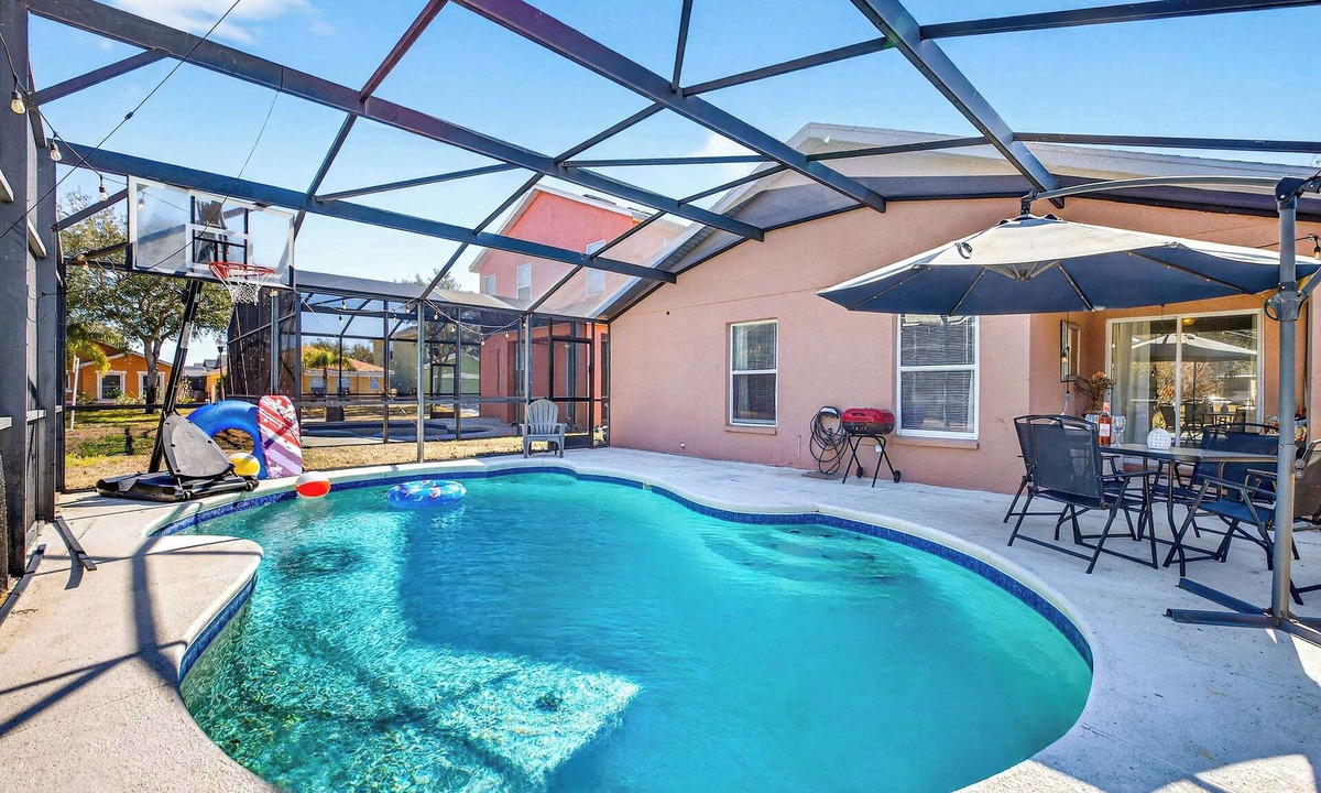 Sandy Ridge House | Family 4 Bedroom Davenport Pool Home!
