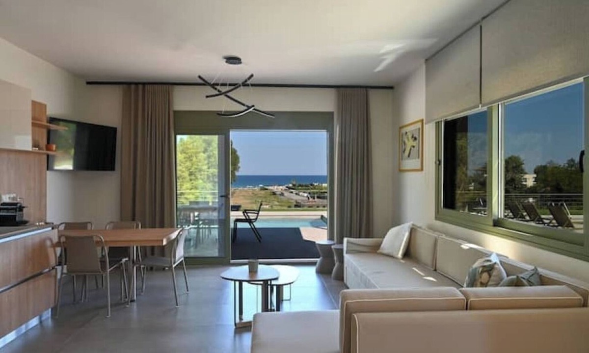 Litochoro Villa | Family-Friendly Villa with Private Pool Near the Beach - Montamar A1